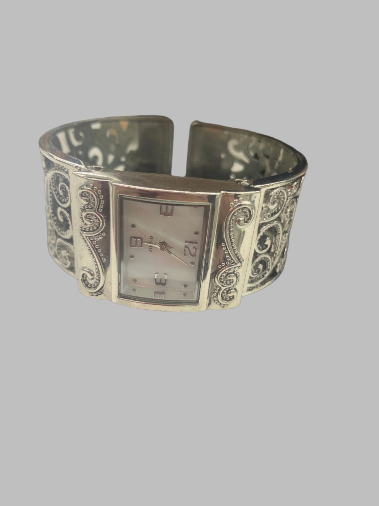 SILVER QUARTZ WATCH