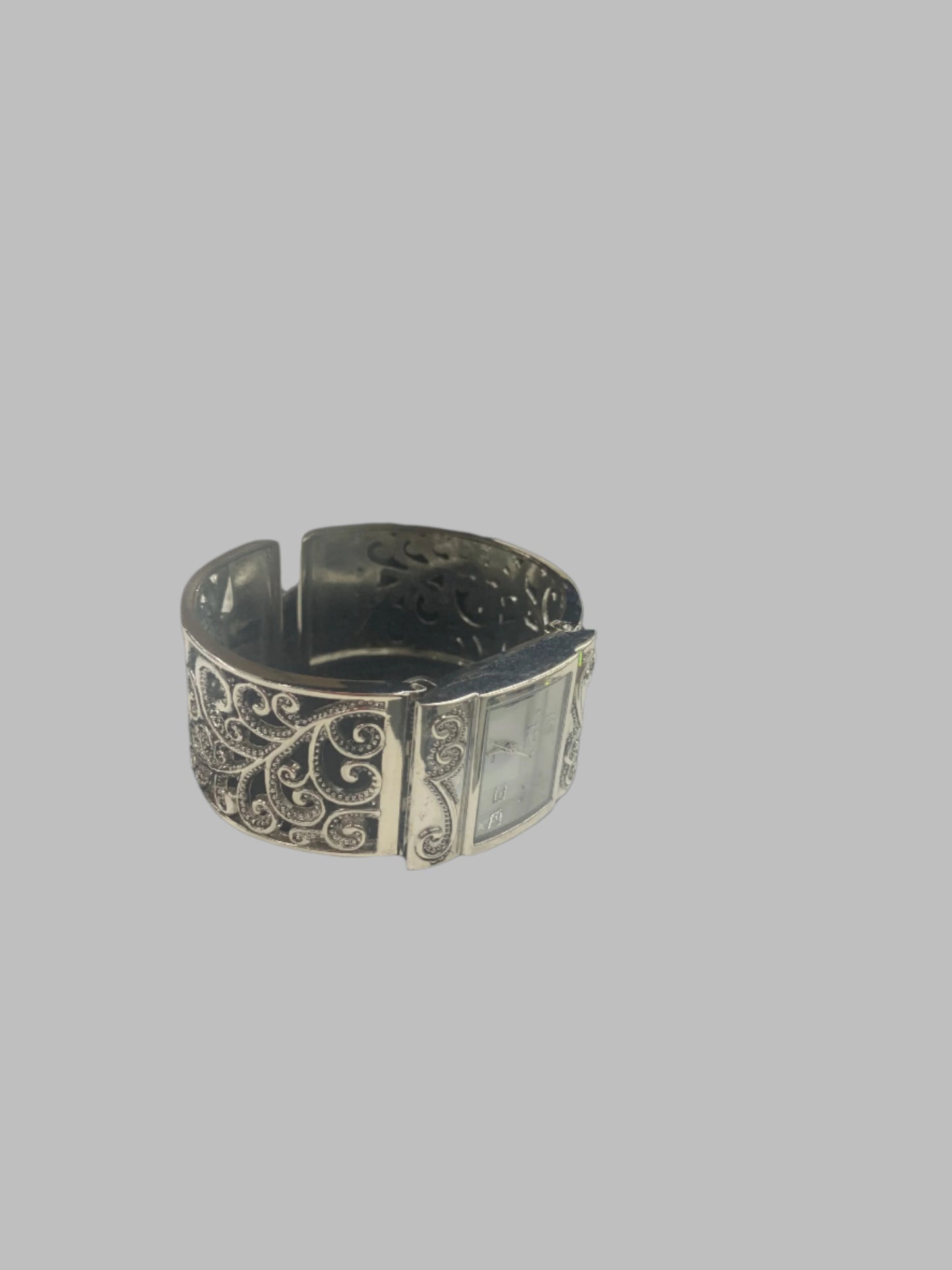 SILVER QUARTZ WATCH